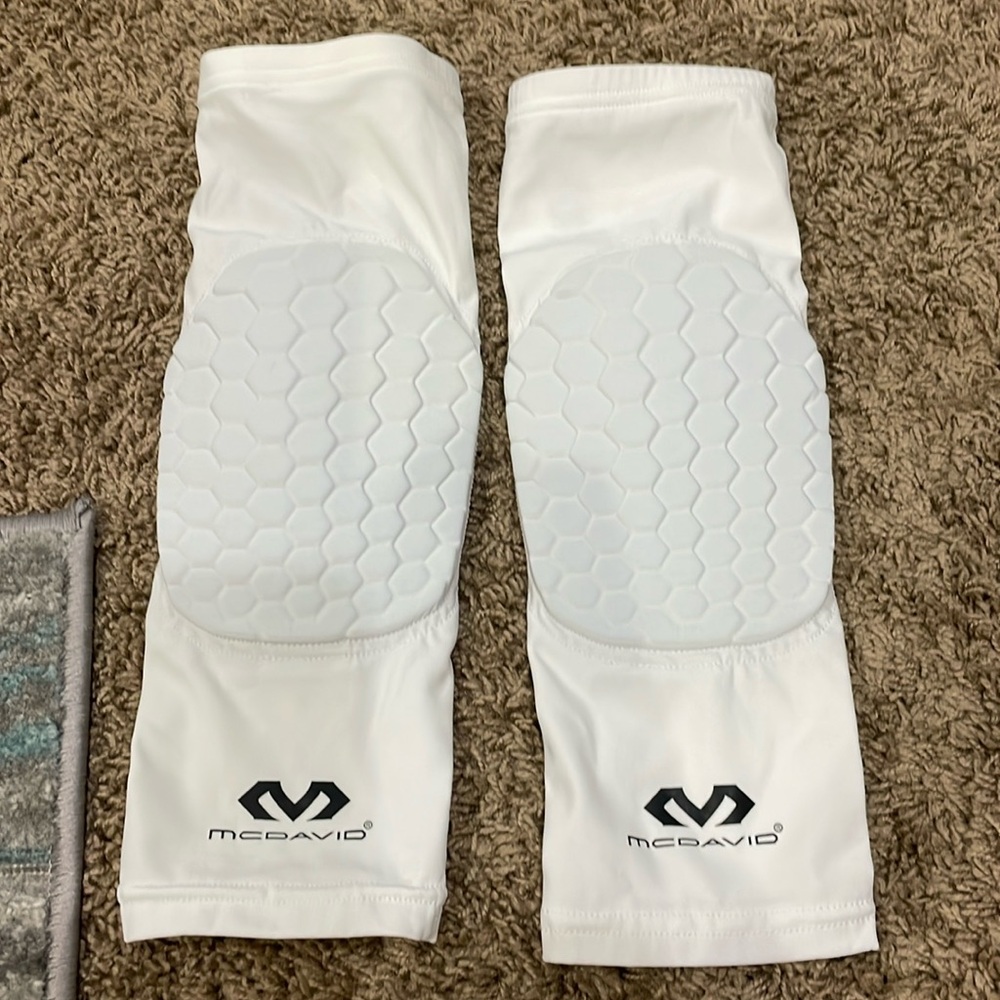 White like new mcDavid basketball knee pads